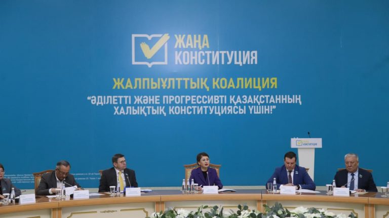 Курултай, экология и инвестиции в туризм: в Усть-Каменогорске обсудили проект Новой Конституции с представителями отрасли