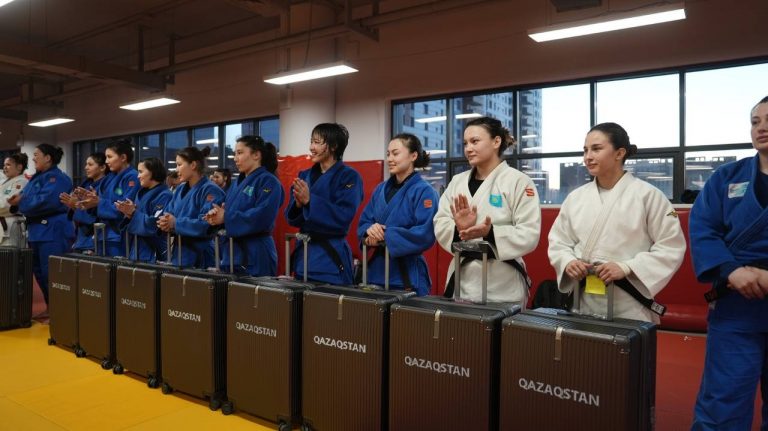 Қазақстан ұлттық құрамалары алғаш рет толық спорттық киім жиынтығымен қамтылып жатыр