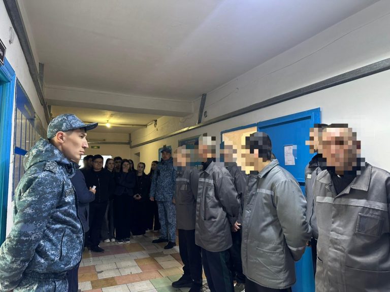 Студенты Alikhan Bokeikhan University посетили учреждение №20 в рамках меморандума о сотрудничестве