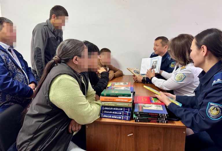 В области Абай прошла социально-просветительская акция «Читаем вместе» для детей и молодежи с особыми образовательными потребностями