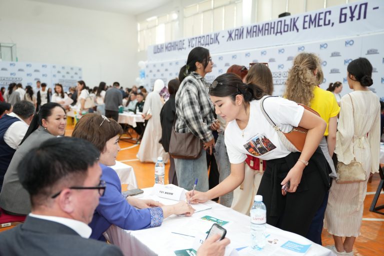 АБАЙ УНИВЕРСИТЕТІНДЕ БОС ЖҰМЫС ОРЫНДАРЫ ЖӘРМЕҢКЕСІ ӨТТІ