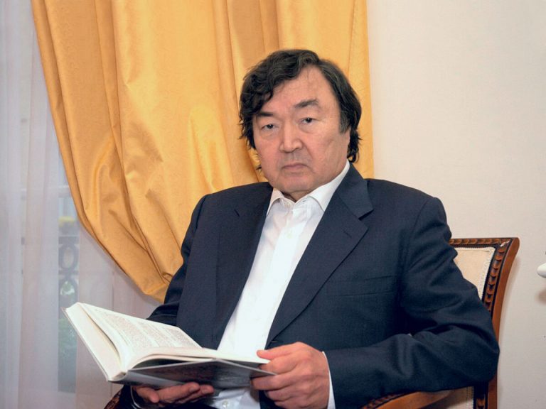Олжас Сүлейменов — әділет пен руханиятты қатар ұстанған тұлға
