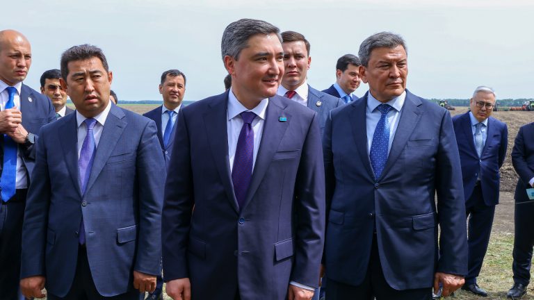 Олжас Бектенов Президенттің СҚО ауыл шаруашылығын дамыту жөніндегі тапсырмаларының орындалу барысын тексеріп, шаруалармен кездесті