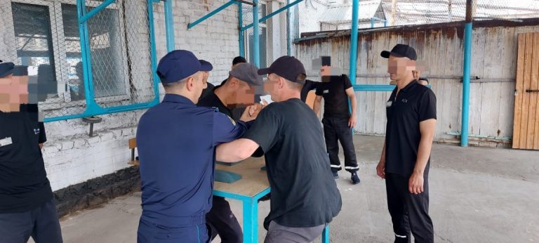 Абай облысы бойынша ҚАЖ мекемесінде сотталғандар арасында армрестлингтен турнир өтті