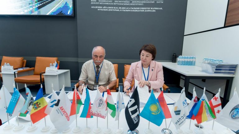 Қазақстанда жол-көлік инфрақұрылымын дамыту мәселелері ғылыми деңгейде талқыланды