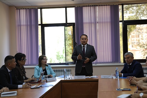 АЛМАТЫДАҒЫ ПЕДАГОГТЕРДІҢ КӘСІБИ ДАМУЫ ЖАҢА СЕРПІН АЛАДЫ