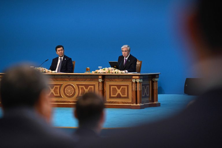 Слышать людей, действовать вместе