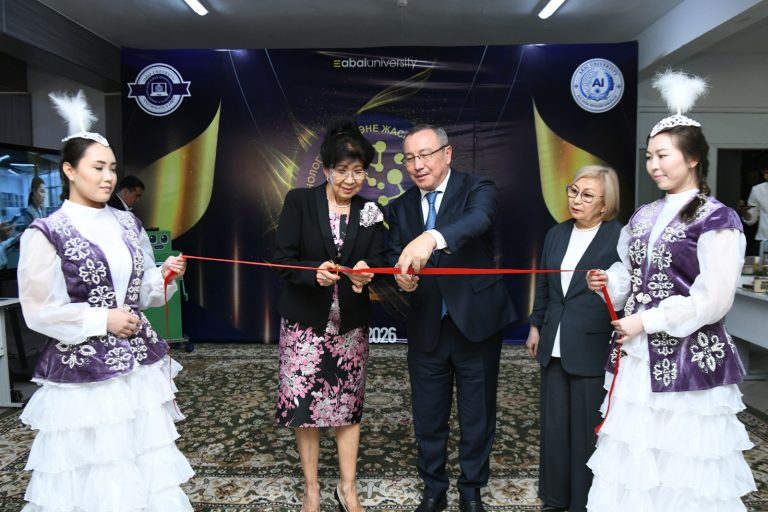 АҚПАРАТТЫҚ ТЕХНОЛОГИЯЛАР ЖӘНЕ ЖАСАНДЫ ИНТЕЛЛЕКТ ФАКУЛЬТЕТІНІҢ ТҰСАУЫ КЕСІЛДІ