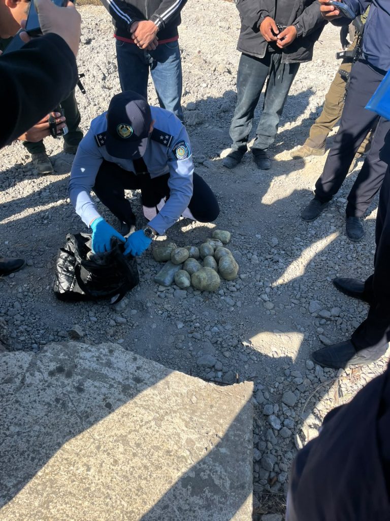 Жеткізу сәтсіз аяқталды: Алматы облысындағы колонияға тыйым салынған заттарды лақтыру әрекеті тоқтатылды