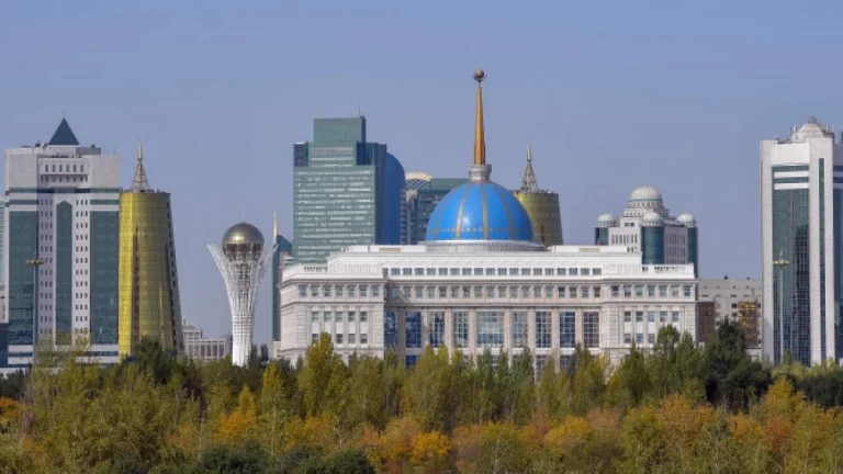 Республика күніне орай қай өңірлерде халыққа ақша беріледі? 